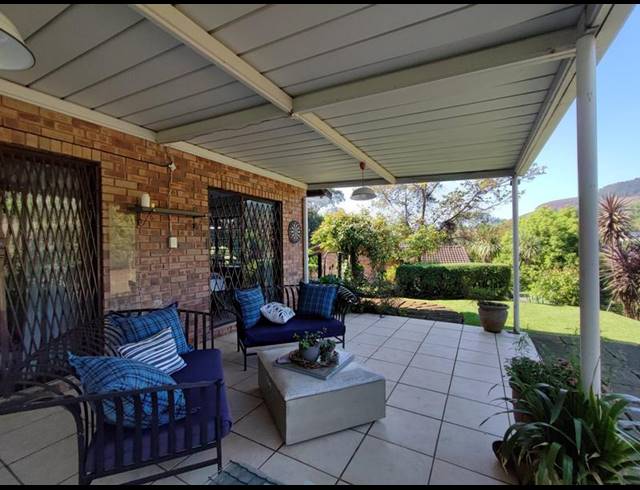 3 BEDROOM TOWNHOUSE FOR SALE IN MONTROSE